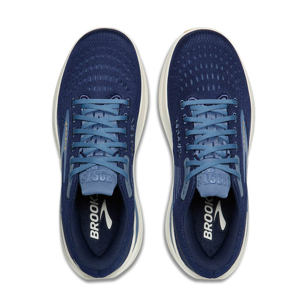 The upper of the Ghost Max 3 from Brooks has a very soft look.