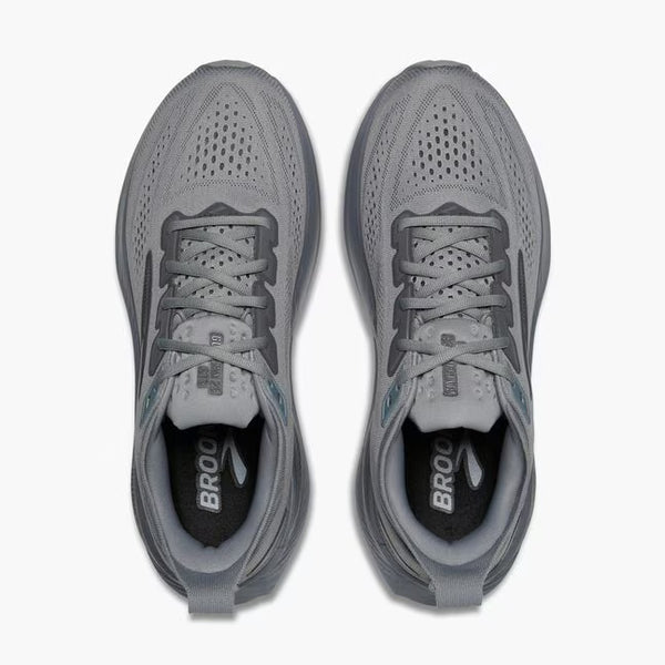 Grey laces are used to match the upper