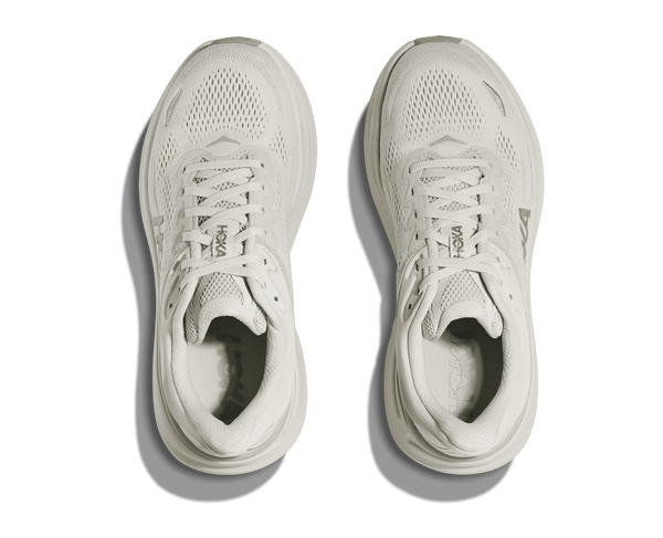 Off-white laces and insoles are used to continue the tonal look of the shoe. 