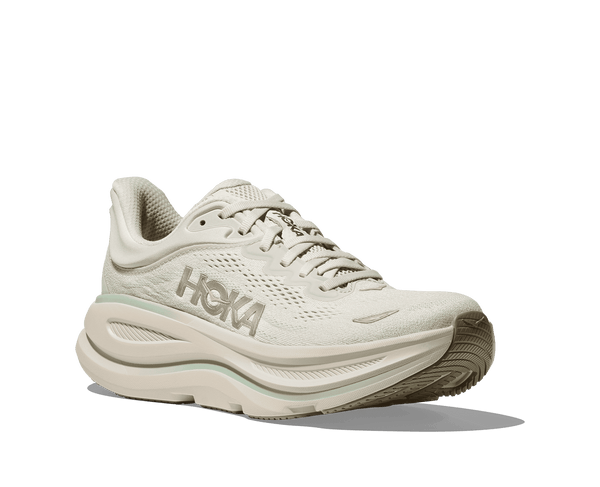 Teal lines run through the middle and top of the midsole. 