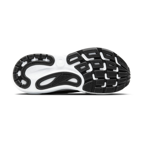Black rubber in used in a rectangular pattern on the bottom of the shoe. 