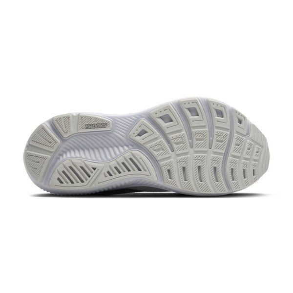 Off-white rubber is used on the outsole of the shoe. 