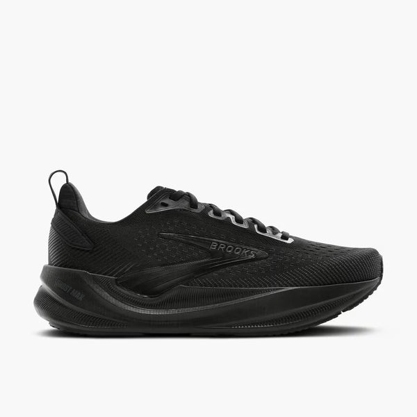 This Ghost max 4 has a black upper and black midsole