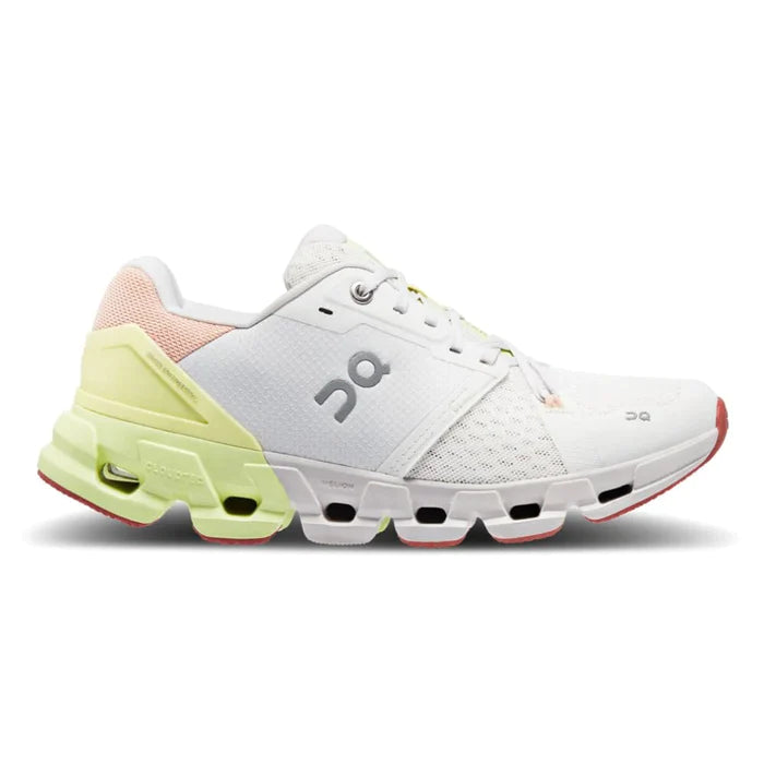 Lateral view of the Women's ON Cloudflyer 4 in the color White/Hay