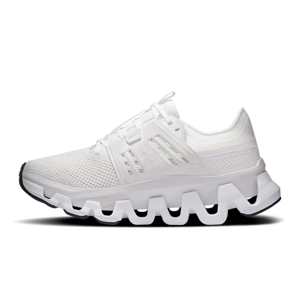 The medial side of this On shoe also has the same saddle that wraps over the foot as the lateral side.