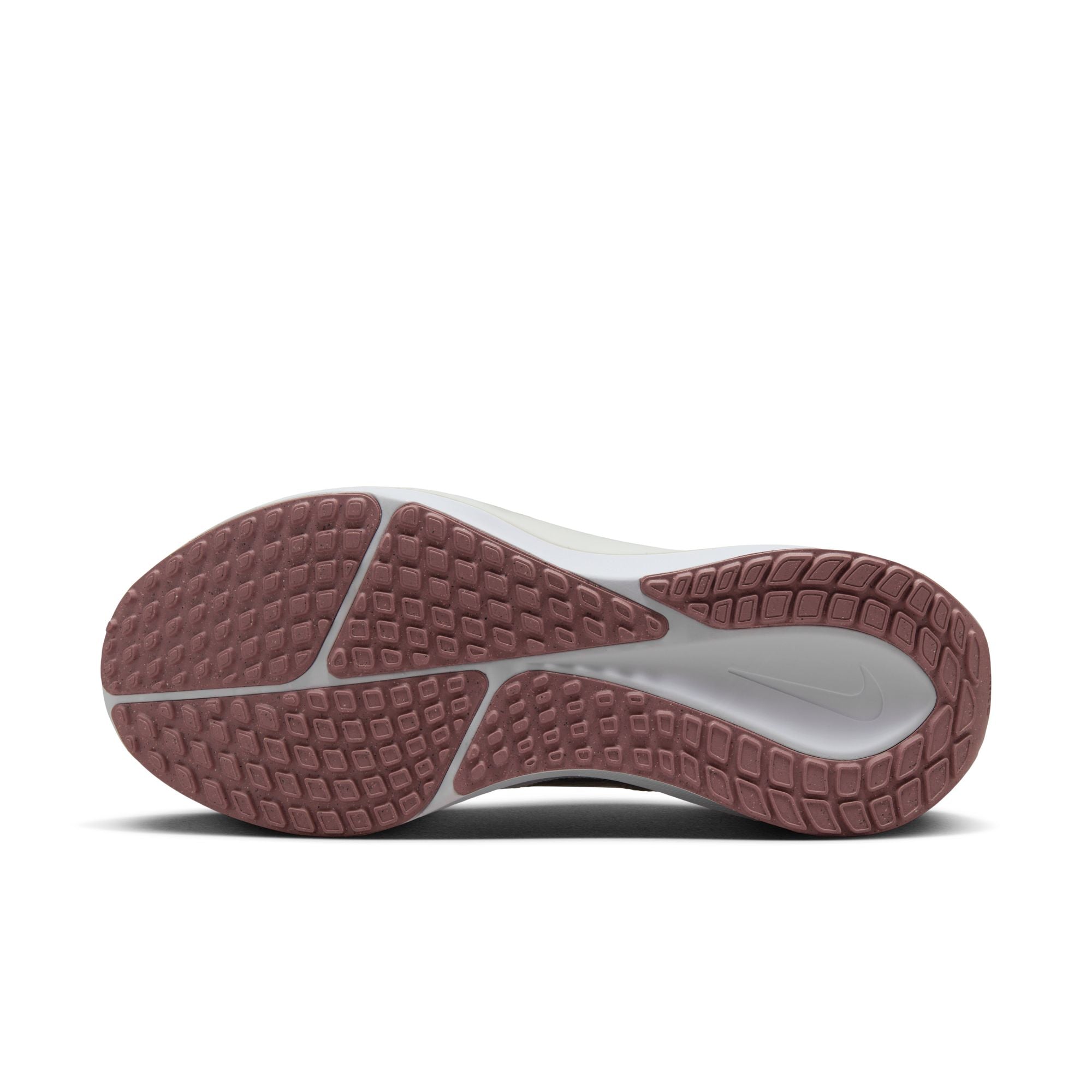 The outsole of the Vomero 17 has a curved last that has a traditional look to it