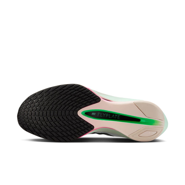 Side view of a running shoe with 'Flyplate' branding on a white background.