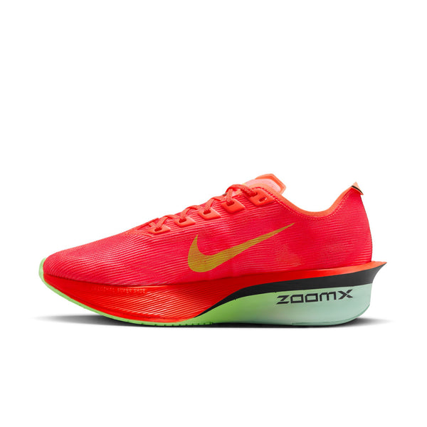 The engineered mesh upper helps reduce the weight of the hoe while providing a more consistent fit.