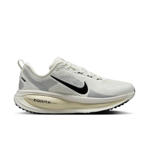This women's Vomero 18 has a very comfortable upper and a soft midsole.