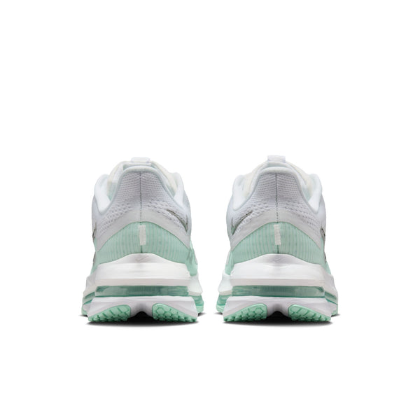 The heel of the Pegasus Premium has an air unit that wraps around the shoe.