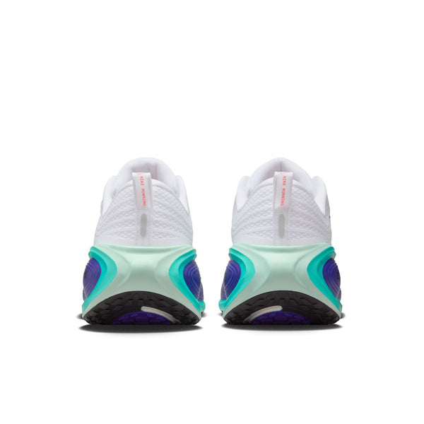 The shape of the heel of the Vomero plus has a very cool design and shape.