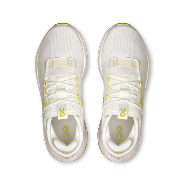 These On Casual shoes have a great shape that is very comfortable.