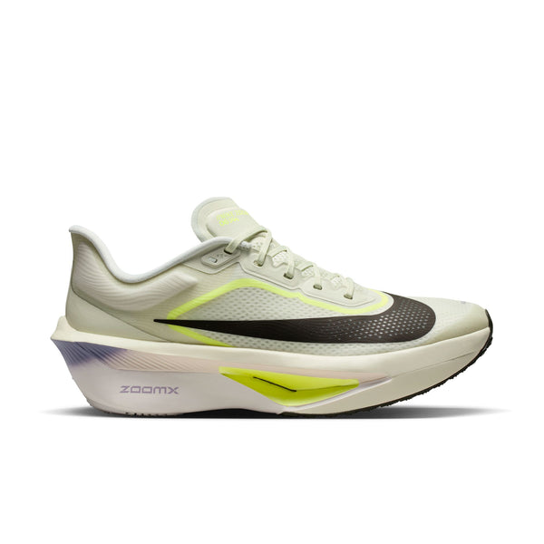 The Nike Zoom Fly 6 has a very fast lokoing sillouette. 