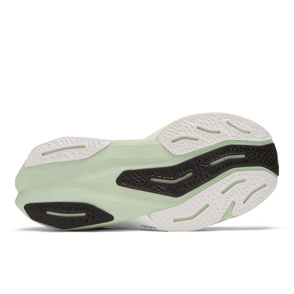 The outsole of these Rebell V4 running shoes has the same color combo as the upper.