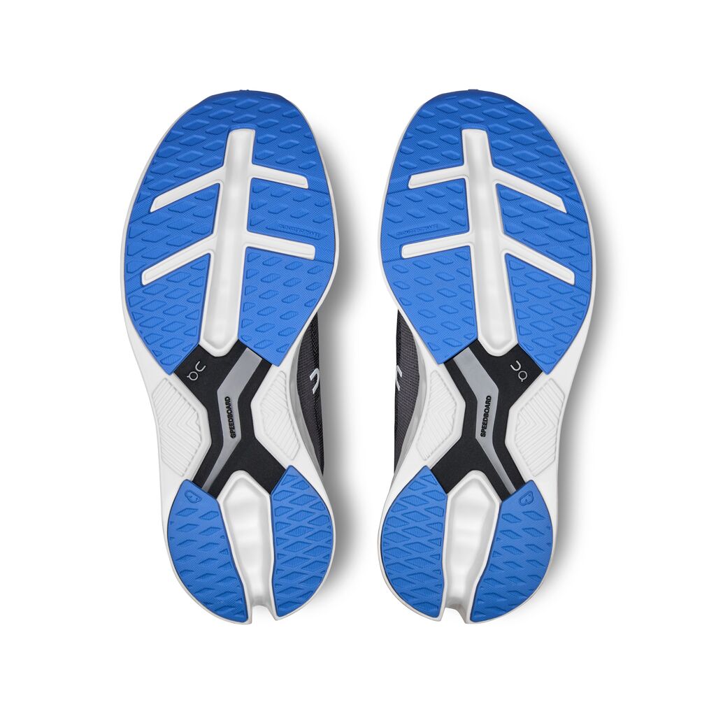The outsole of this colorway of the Cloudeclipse has a blue color