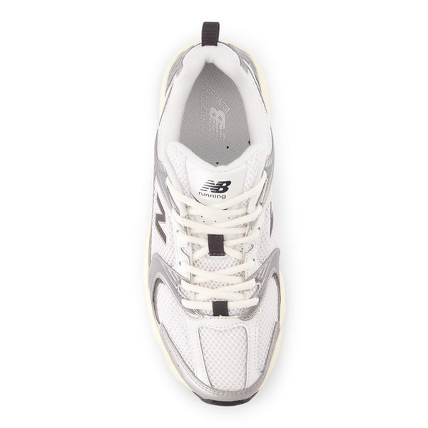 White 530 unisex sneaker with New Balance logo on a white background