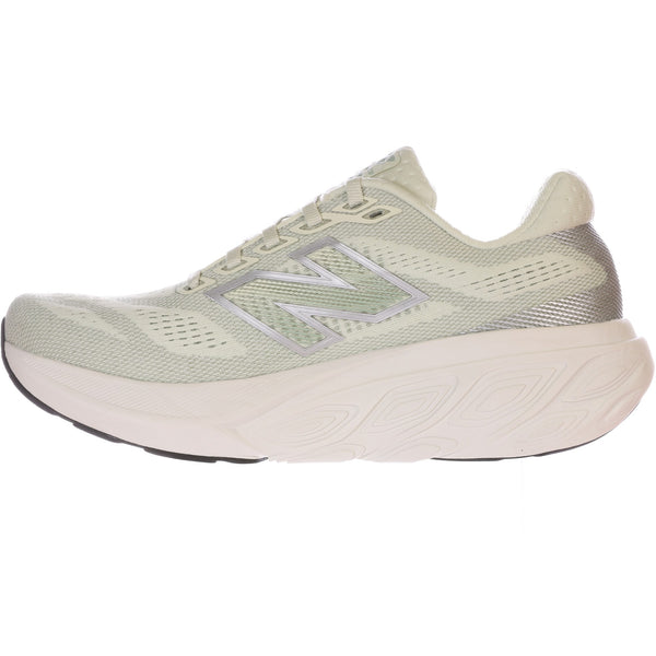 The midsole foam is made of 3% bio-based content.