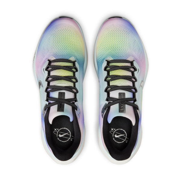 The plush collars, tongues, and sockliners provide a secure and comfortable fit.