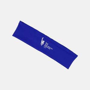 Blue headband with a logo and text on a light gray background
