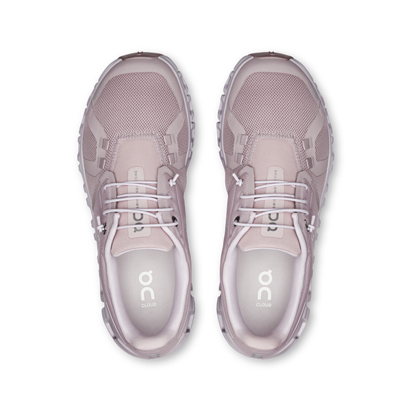 The laces on the On Cloud 6 are similiar to bungee laces and make the shoe very easy to get on and off.