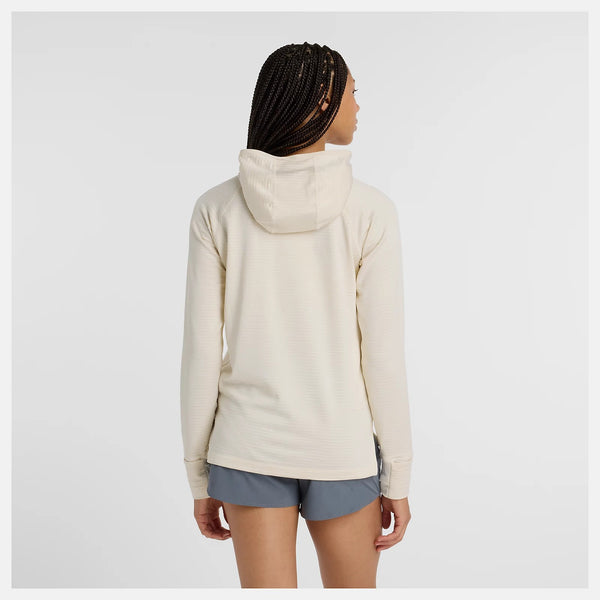 The hood has a ponytail slit