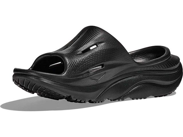 Medial angled view of the HOKA Ora Recovery Slide 3 in Black/Black