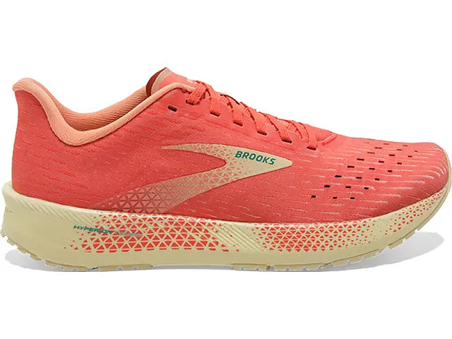 Lateral view of the Women's Hyperion Tempo in the color Hot Coral/Flan/Fusion Coral