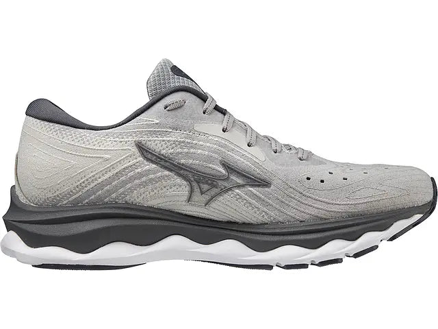 Lateral view of the Women's Mizuno Wave Sky 6 in Ultimate Grey