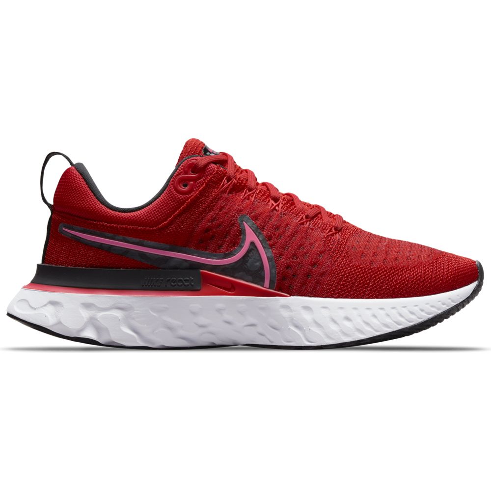 The Women's infinity 2 has a Flyknit upper that provides comfort and a gret fashion look