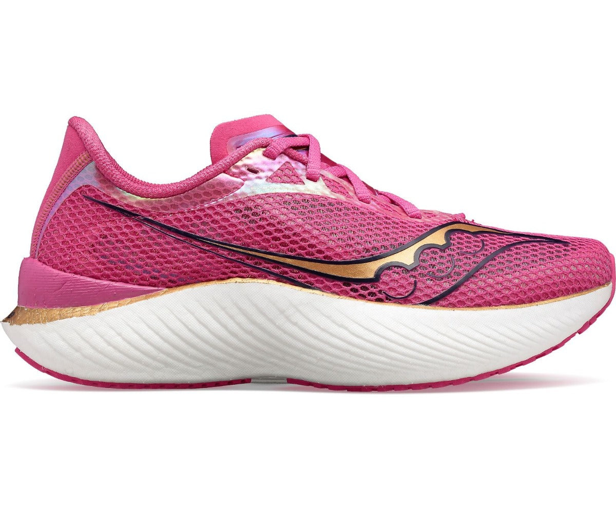 It’s speed over everything when you lace up the Women's Saucony Endorphin Pro 3. Designed with a carbon-fiber plate and an even thicker stack of PWRRUNPB foam cushioning, you get more pop underfoot for the ultimate go-fast experience.