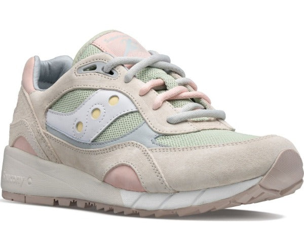 Saucony crafted this version of the Shadow 6000 with the Saucony Creek in mind. Its pastel colors reflect the beauty of the water and its surroundings while the buttery soft suede makes it as irresistible as an idyllic creekside afternoon.