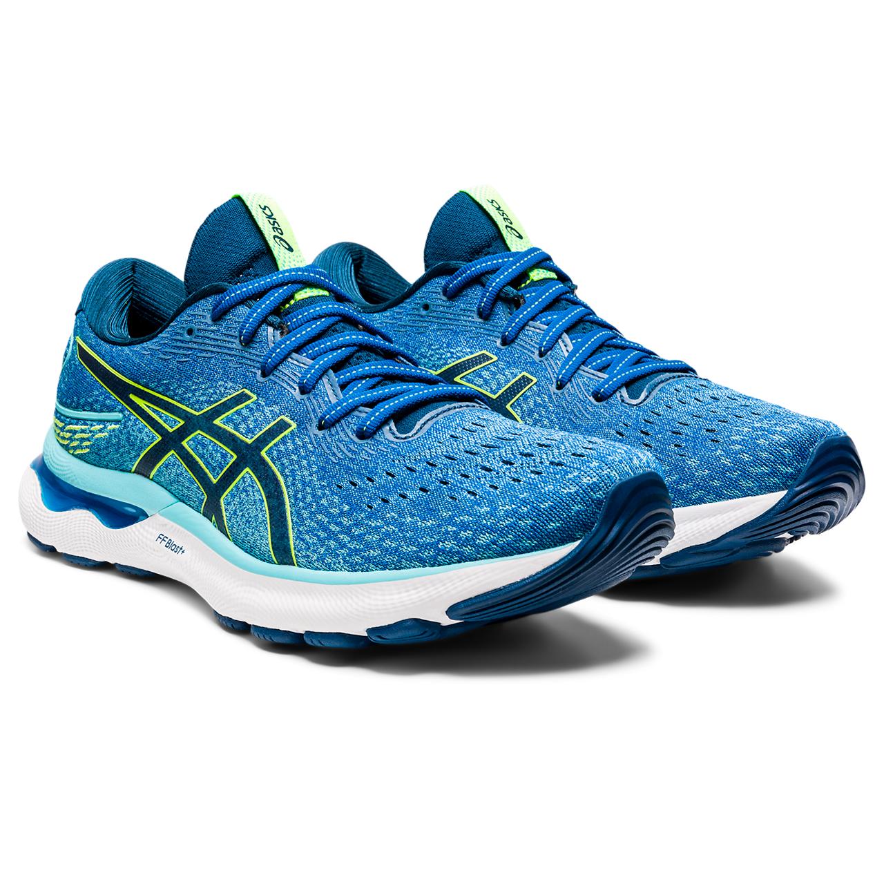 This light bliue colorway of the Men's ASICS Nimbus has an athletic vibe