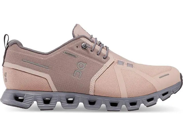 Lateral view of the Women's ON Cloud 5 Waterproof shoe in the color Rose/Fossil