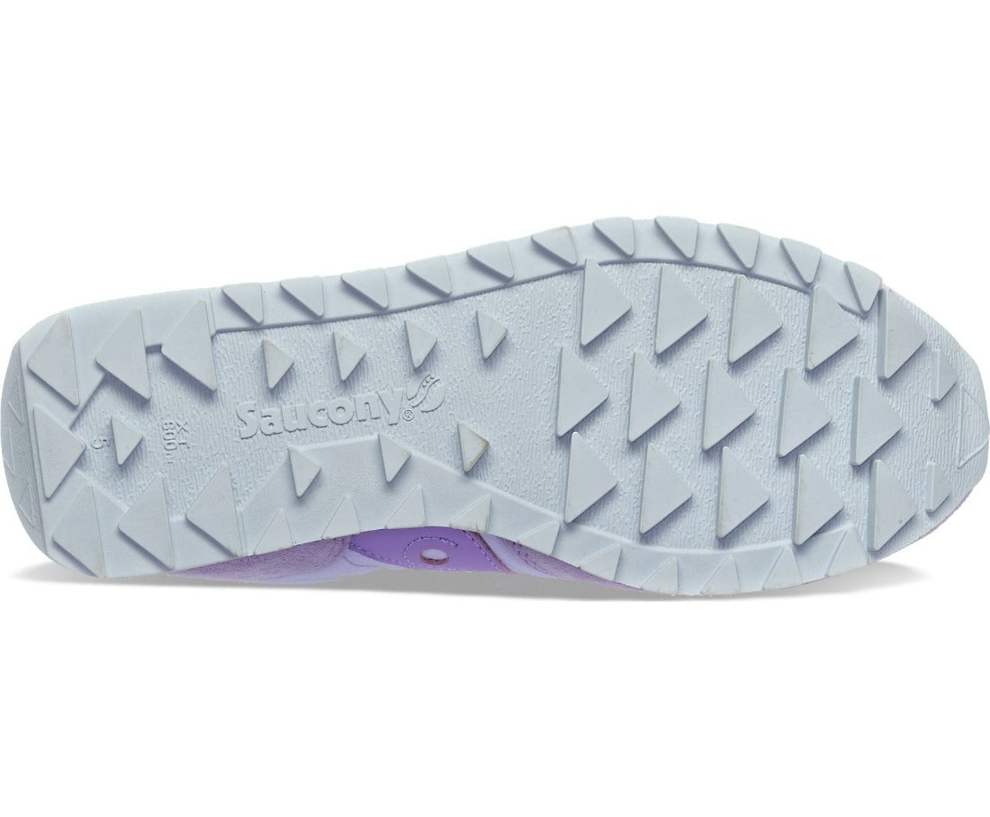 The Outsole of the Women's Jazz Triple has triangle shaped lugs to improve traction and grip