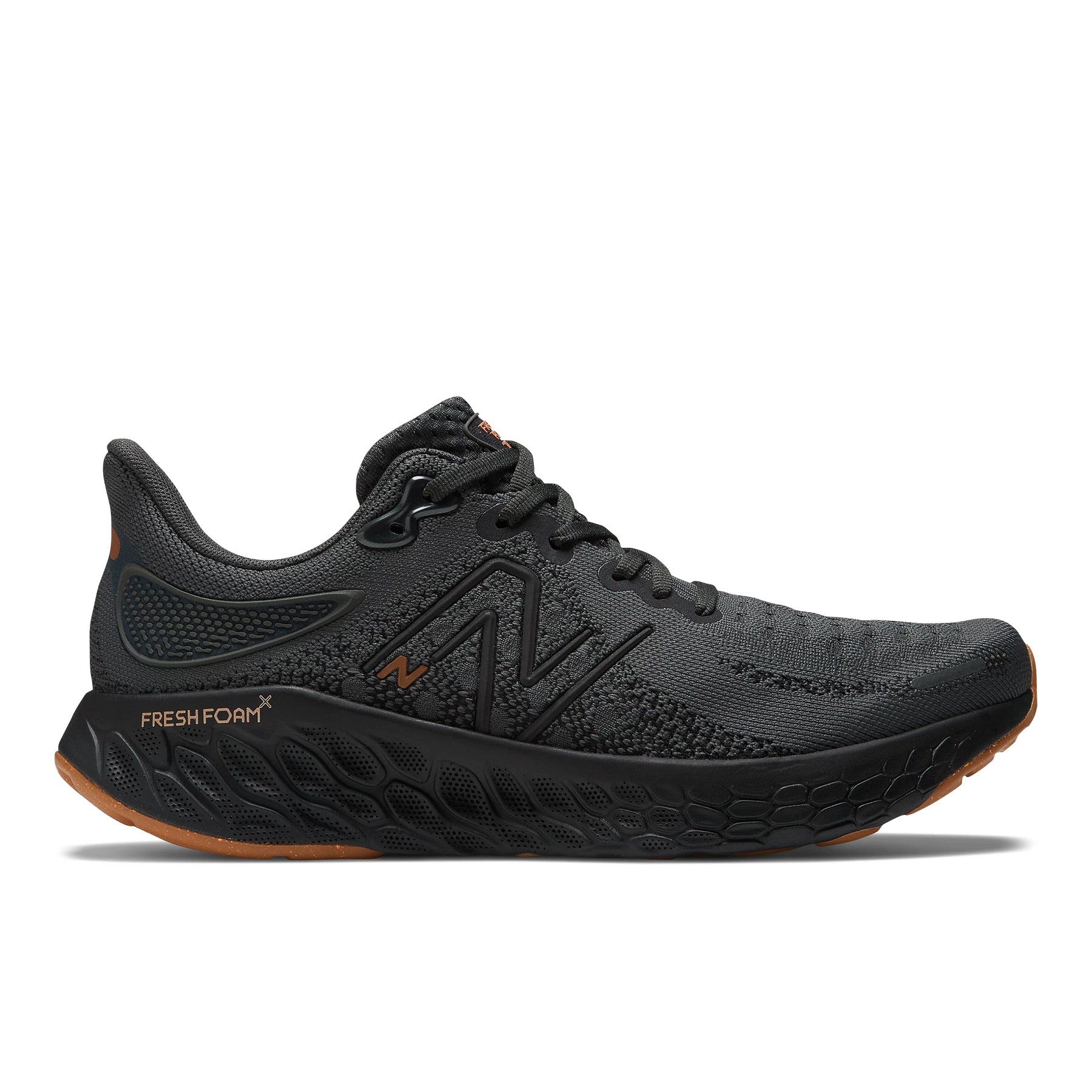 Lateral view of the Women's New Balance Fresh Foam 1080 V12 in the color Blacktop/Lounge