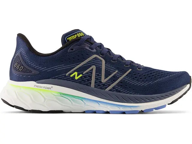 Lateral view of the Men's New Balance 860 V13 in Navy blue