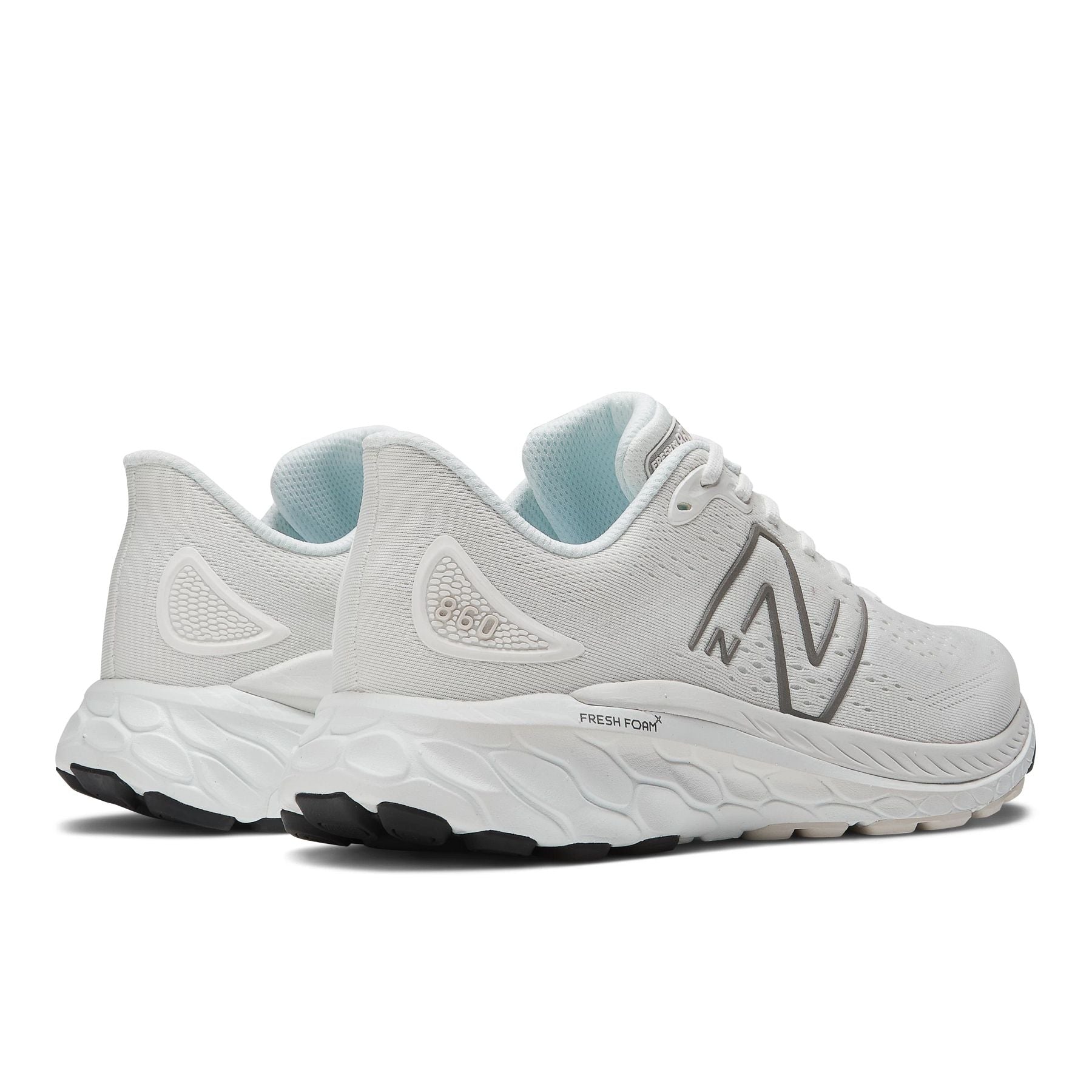 Back angled view of the Men's New Balance 860 V13 in the color White/Silver