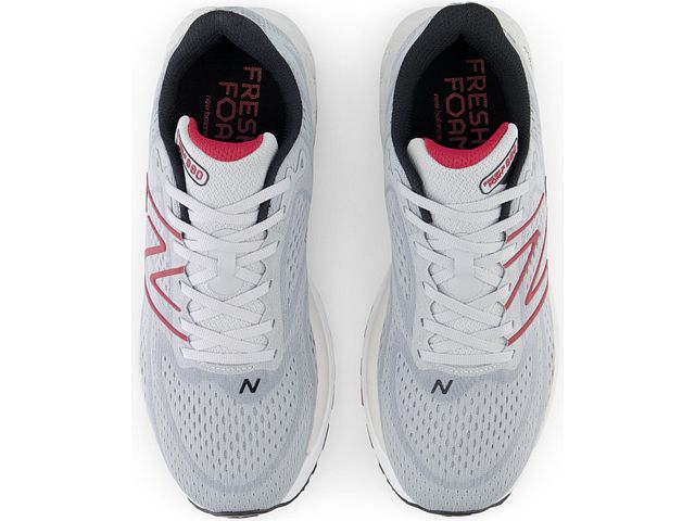 Top view of the Men's New Balance 880 V13 in the color Aluminum Grey / Crimson / Black