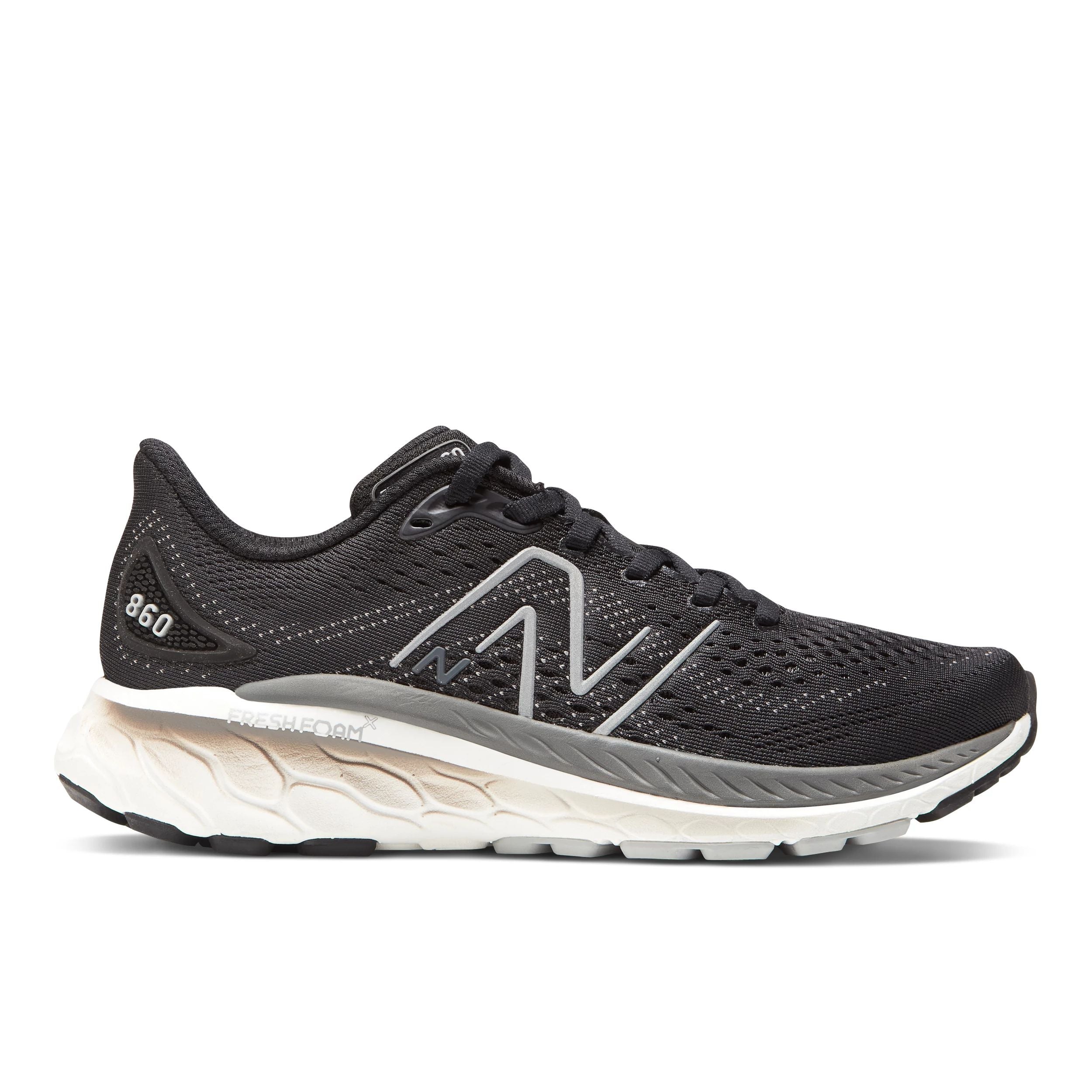 Lateral view of the Women's New Balance 860 V13 in the color Black/White
