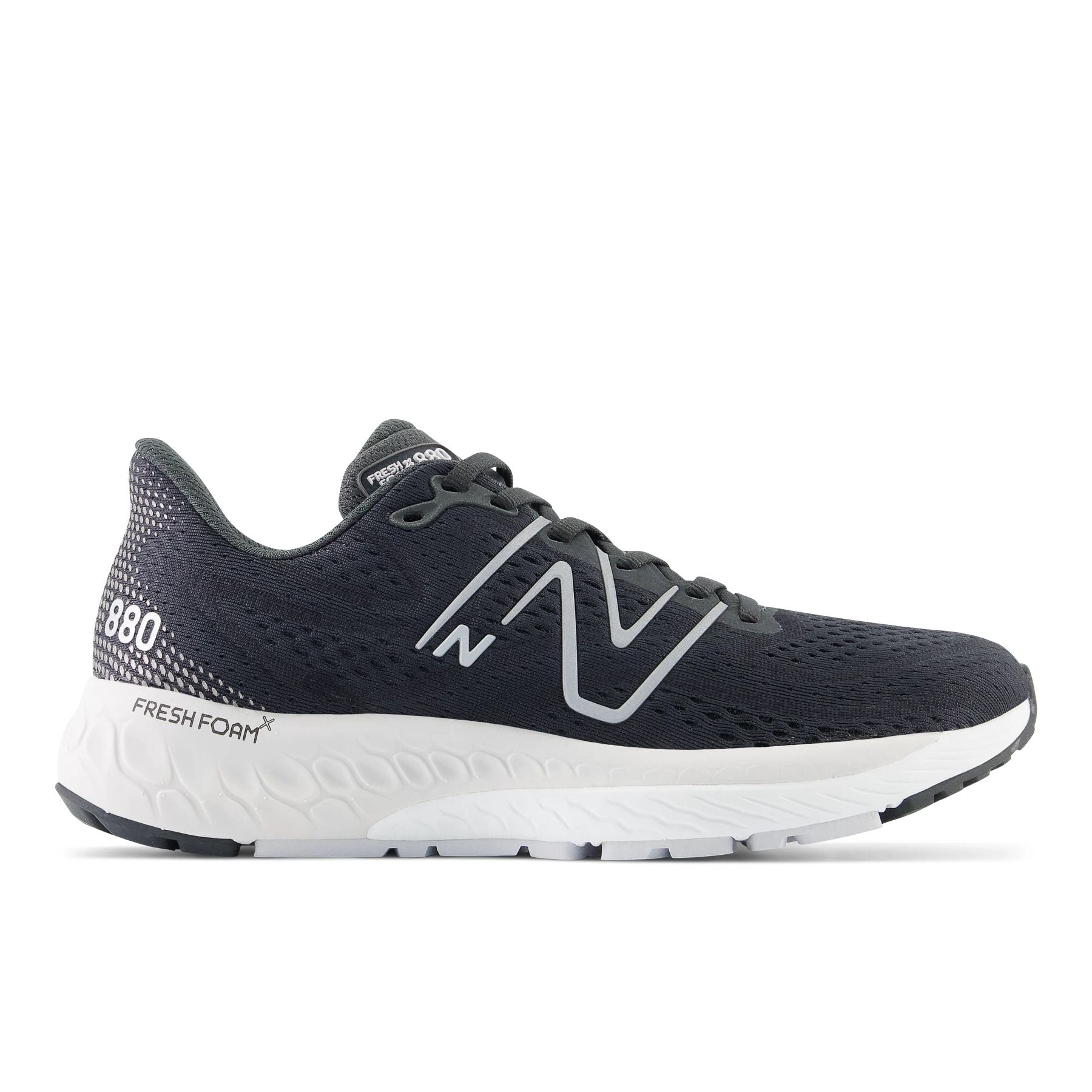 Lateral view of the Women's New Balance 880 V13 in the color Black/Silver