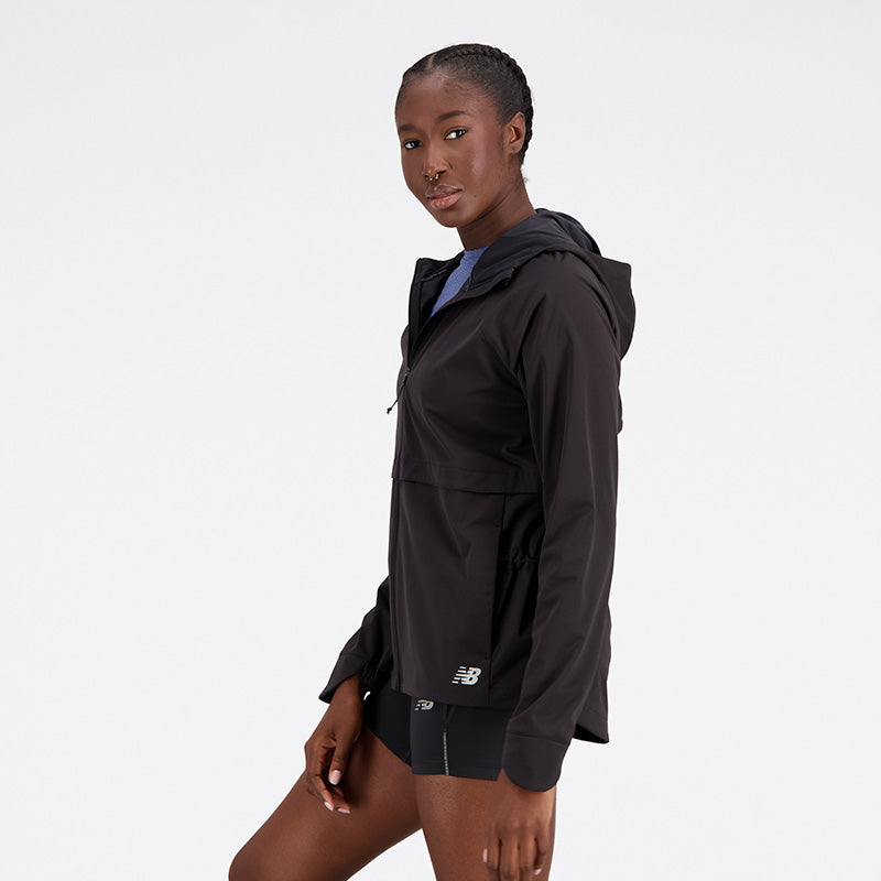 The Impact Run Water Defy Jacket features a wind- and water-resistant fabric that is not seam sealed, providing a layer of comfort and protection on your run. This women's running jacket also includes a ventilated back for added breathability and zippered hand pockets to keep valuables secure. Bungee pulls in the pocket allow you to customize the stylish fit to your liking.